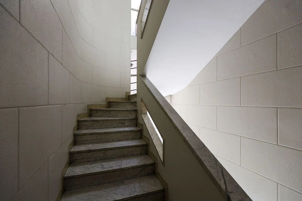 Suitelowcost Sforza