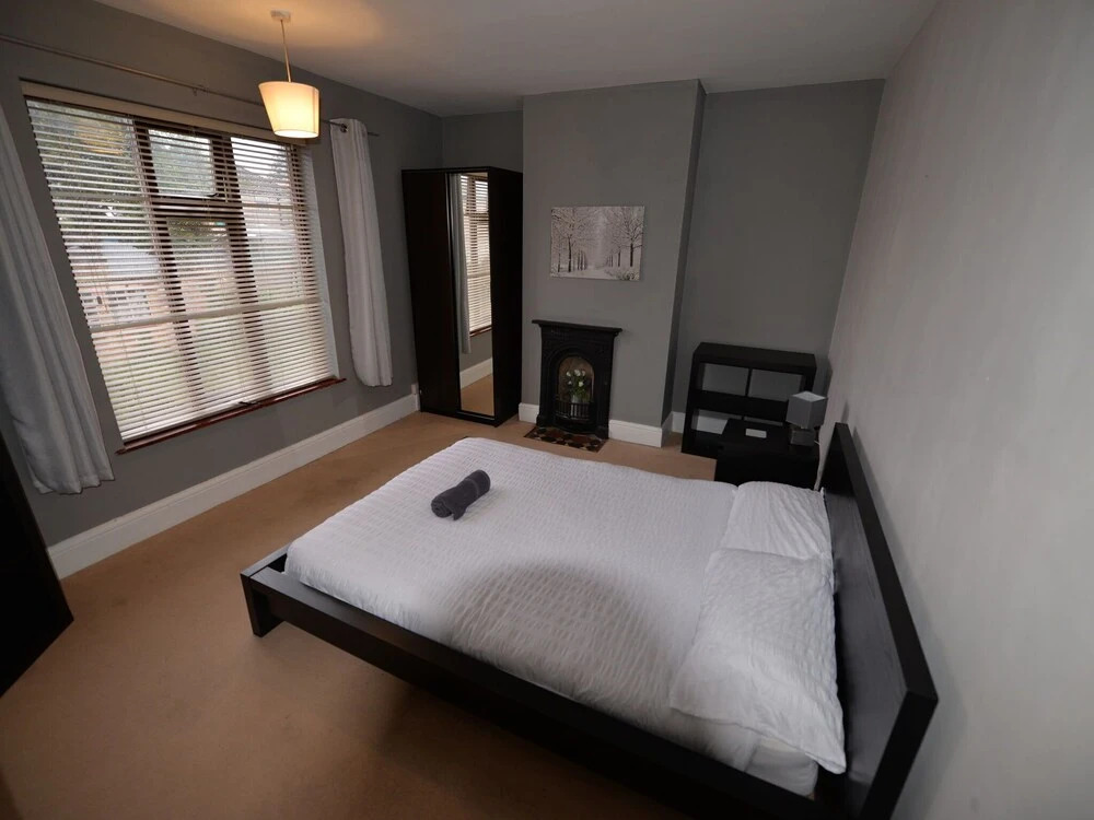 Swanky Family Holiday Home in Coventry near Live Escape Room