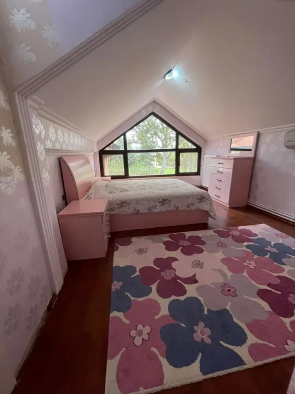 Serene Luxury Villa with Private Pool in Yalova