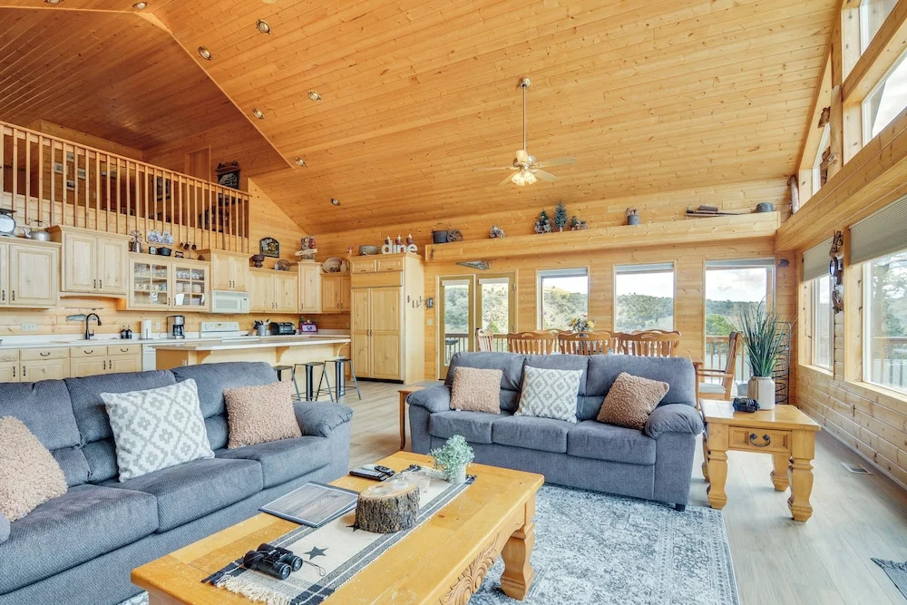 Pet-friendly Cabin < 1 Mi to Panguitch Lake!
