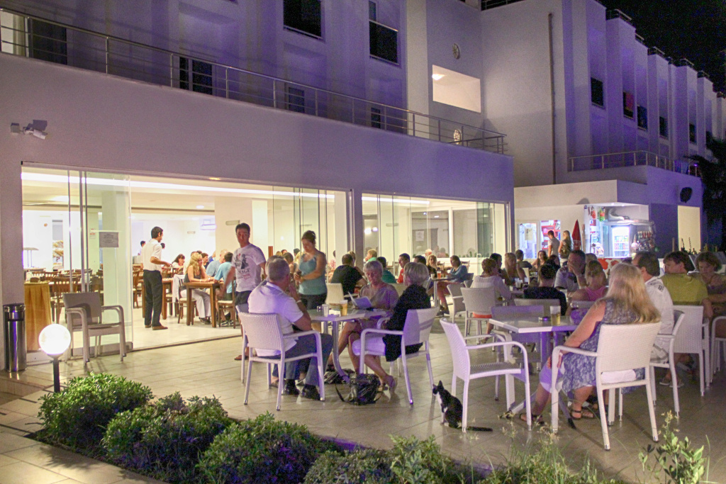 Club Shark Hotel