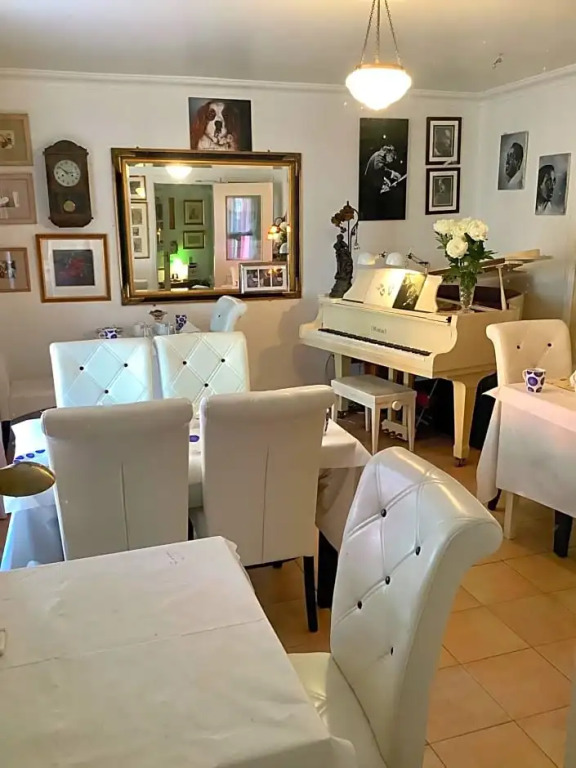The Gallery B&B, the Glen, Kinsale ,County Cork