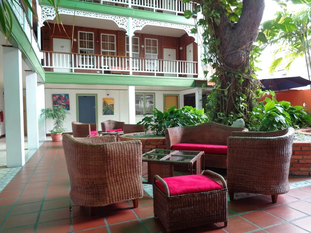 Cara Lodge Hotel