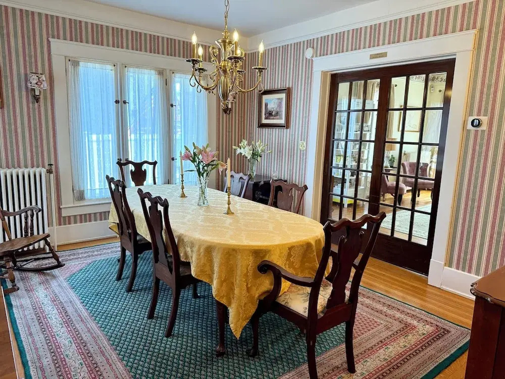 Grand Colonial Bed and Breakfast