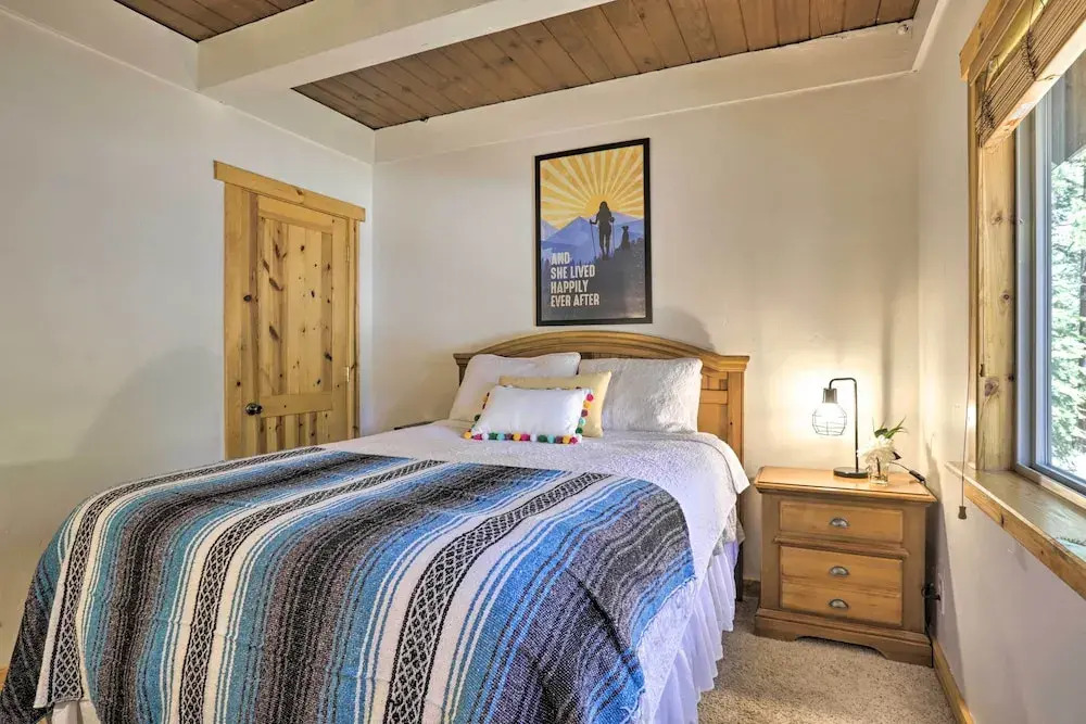South Lake Tahoe Chalet w/ Hot Tub: By Ski & Golf!