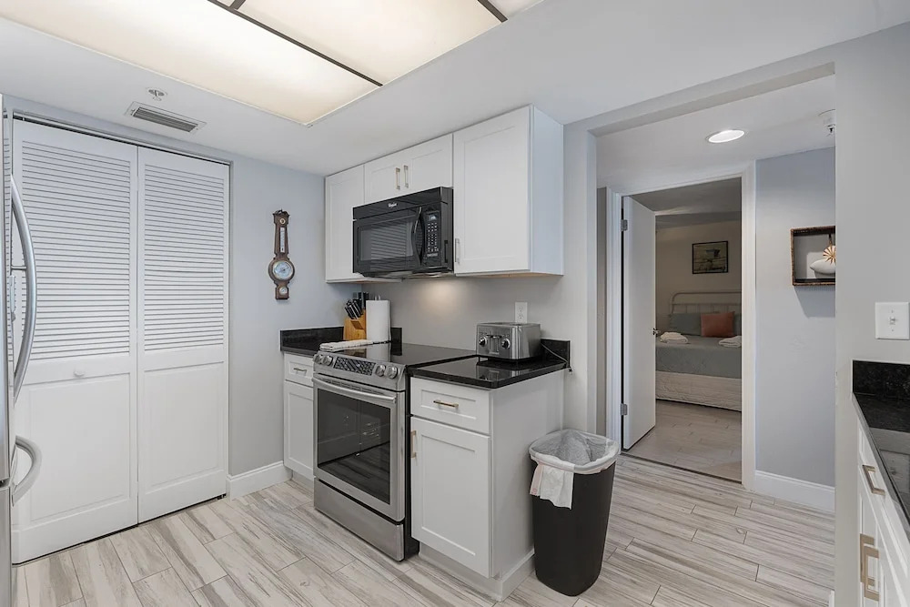 Ocean View Penthouse 2BR Condo Daytona Shores
