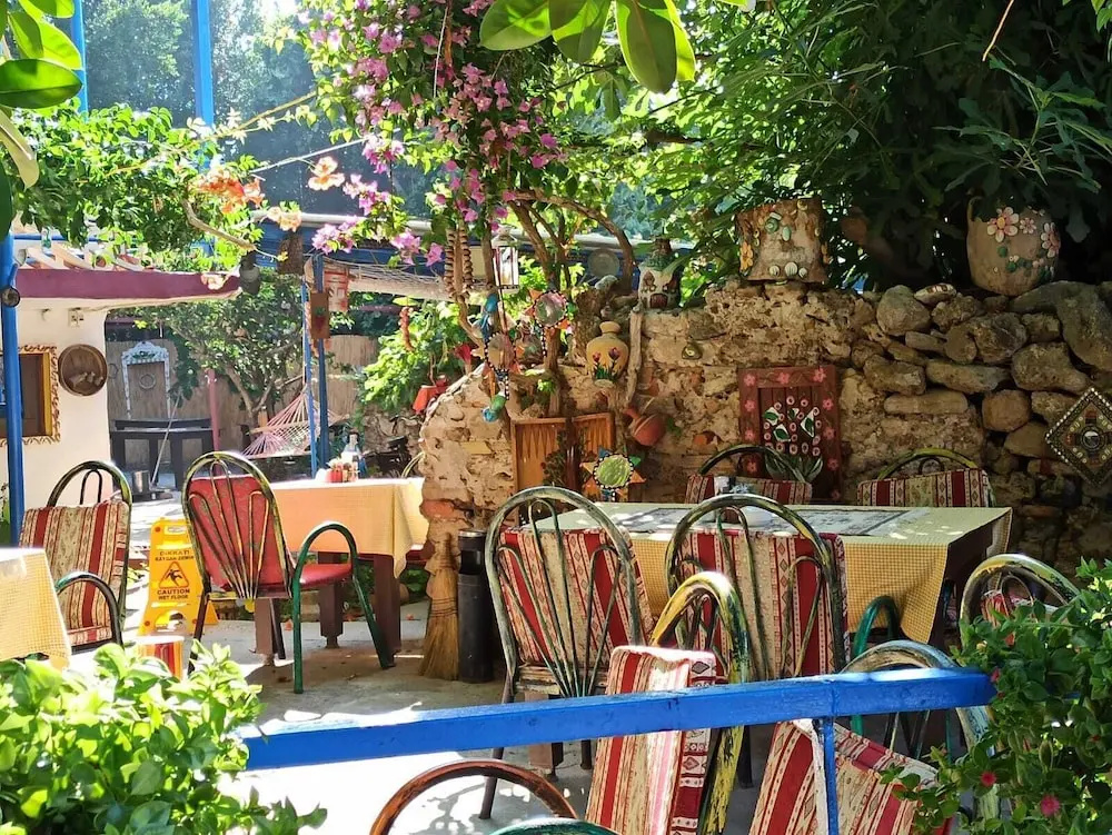 Antonios Hotel