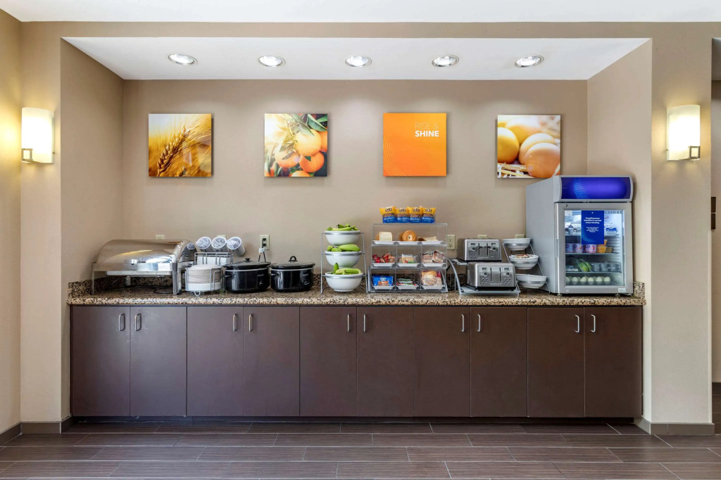 Comfort Suites Manchester near Arnold AFB
