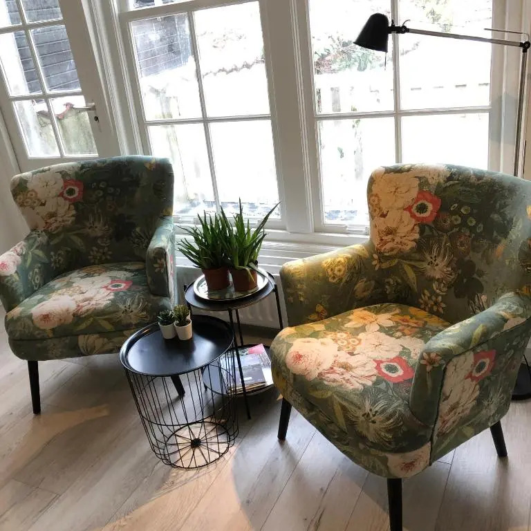 LUXE TOPLOCATIE! Monument hartje centrum Dordrecht, 2 badkamers, 2 keukens, tuintje (10 personen)