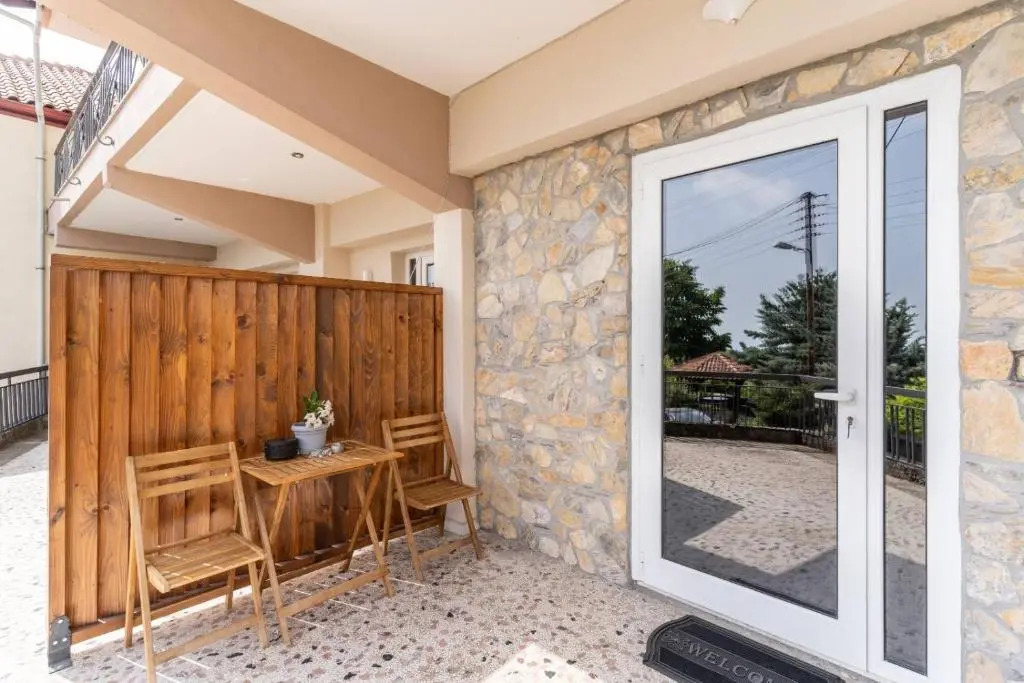 Veranda 2-Guest Apartment