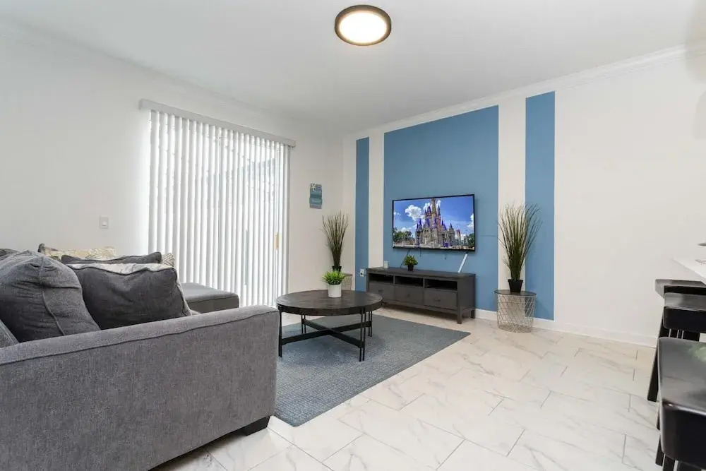 Adorable new Townhouse Near Disney