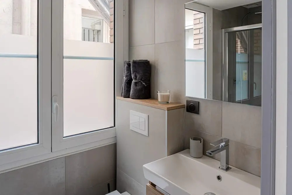 Design Apartment Close to Opera