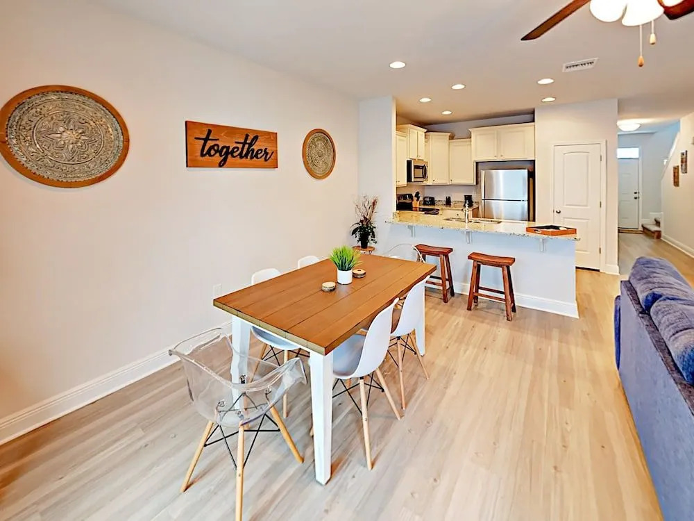 Shadow Lake - 3 Br Townhouse