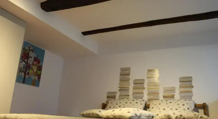 Renny Apartment