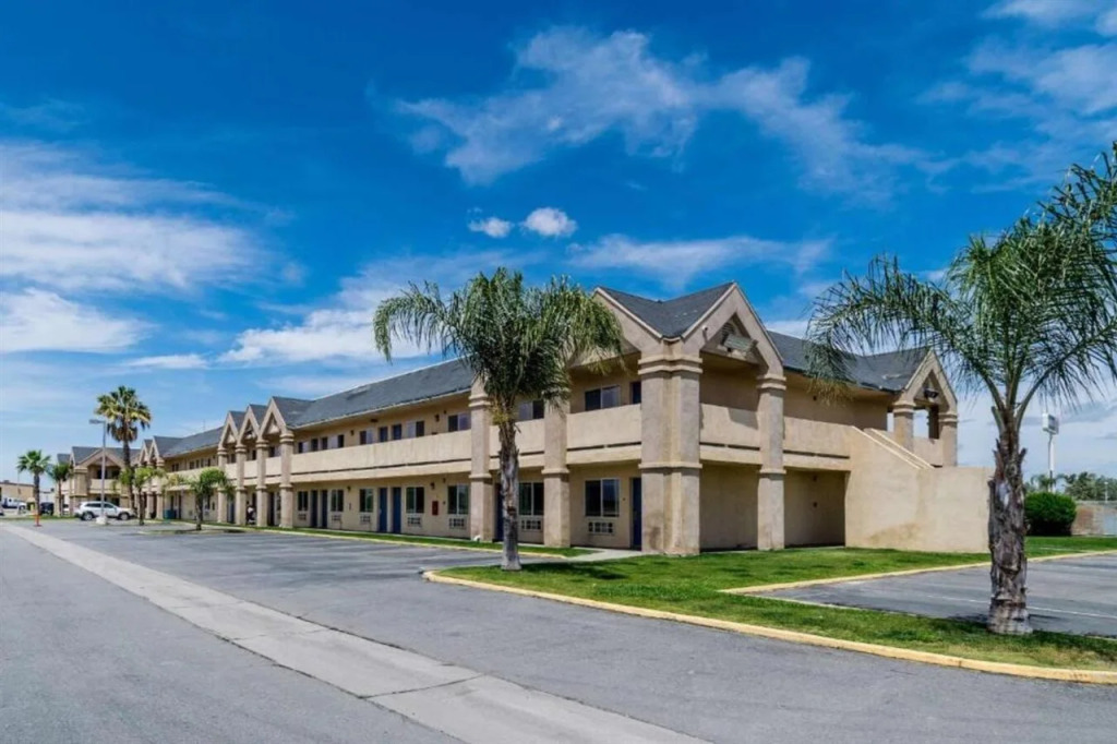 Motel 6-Buttonwillow, CA Central