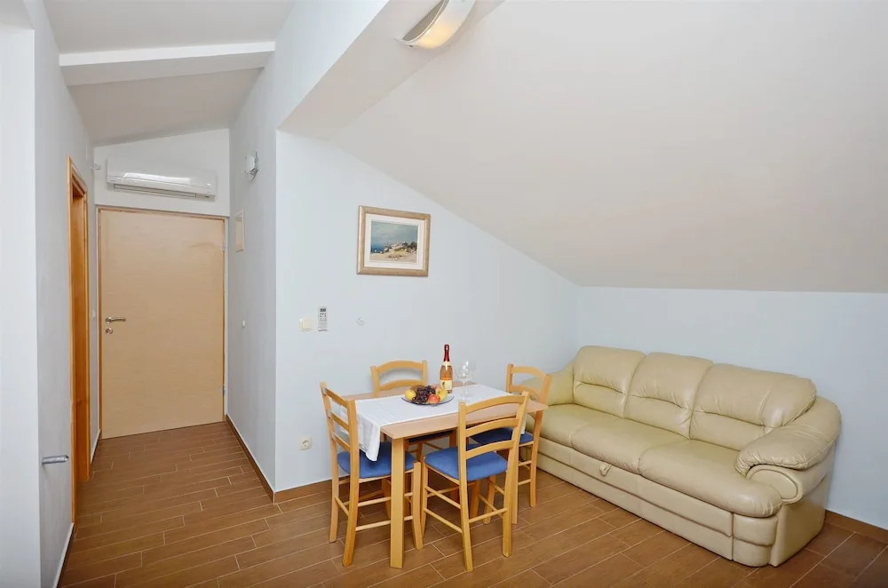 Apartment Ana