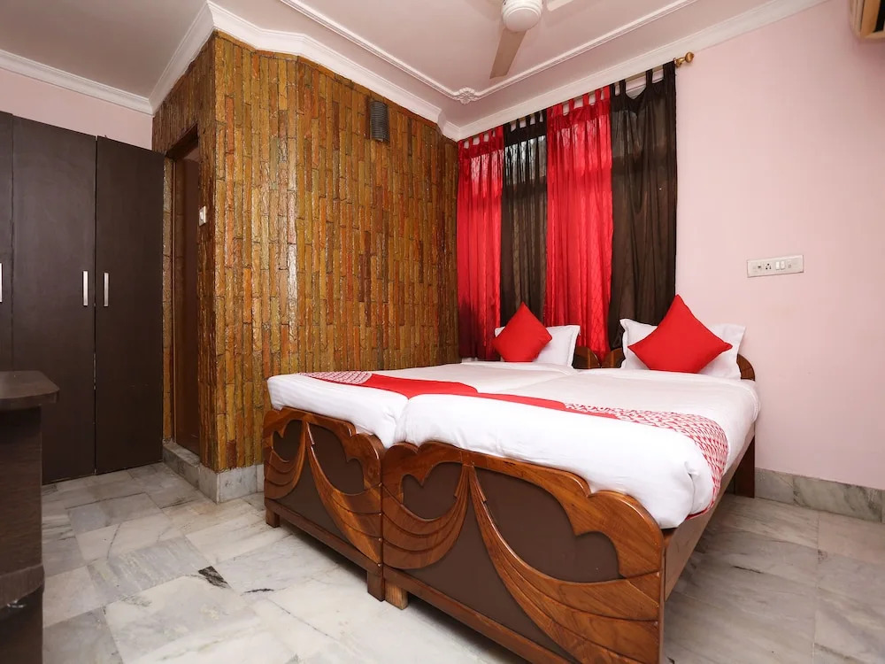 OYO 11715 MCC Guest House