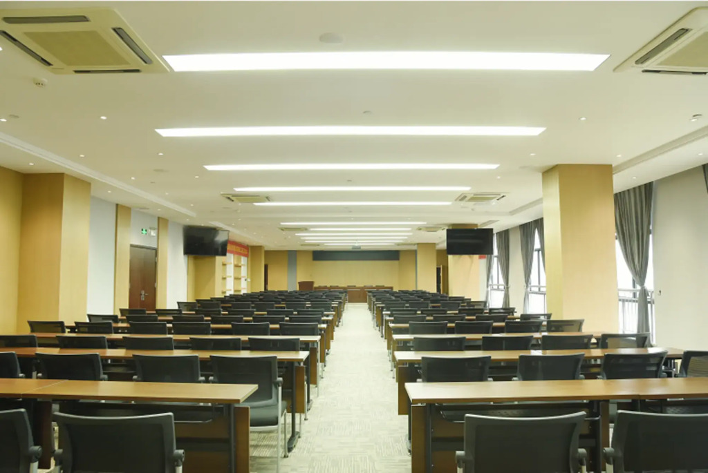 Guangxi University Hui Cui Lou Hotel
