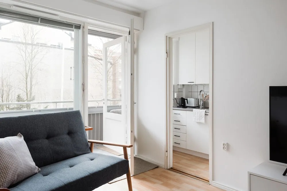 Spacious Design Studio Home With Terrace