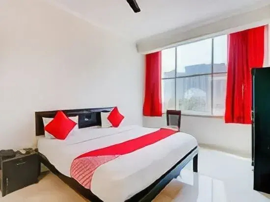 Hotel Amaira by OYO Rooms