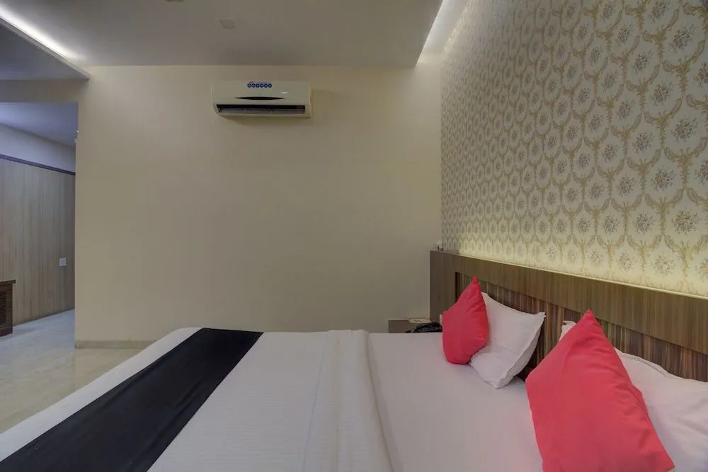 OYO 7158 Hotel Kushala Executive Inn