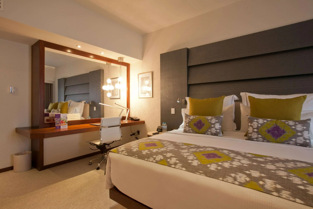 HS HOTSSON Hotel Leon