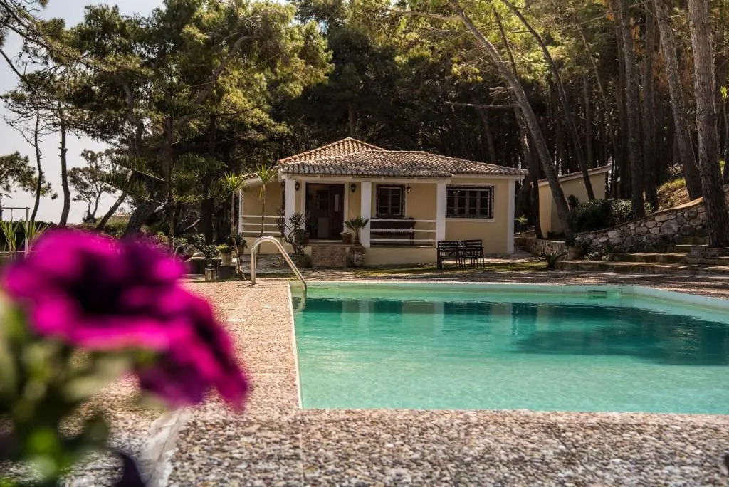 Azzuro Beach House - On the Beach & Private Pool, by ZanteWize