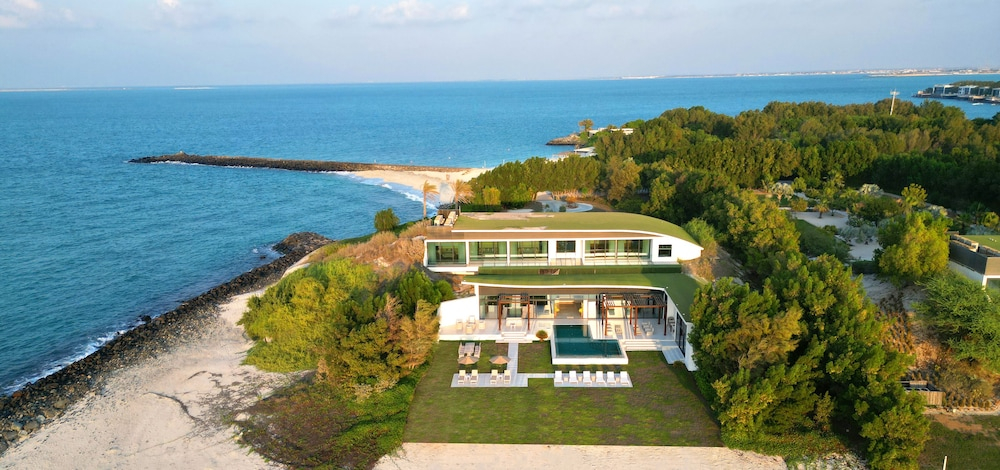 Silk Valley - Grand 6B Beachfront Villa