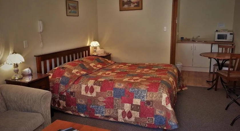 Sonbern Lodge Motel