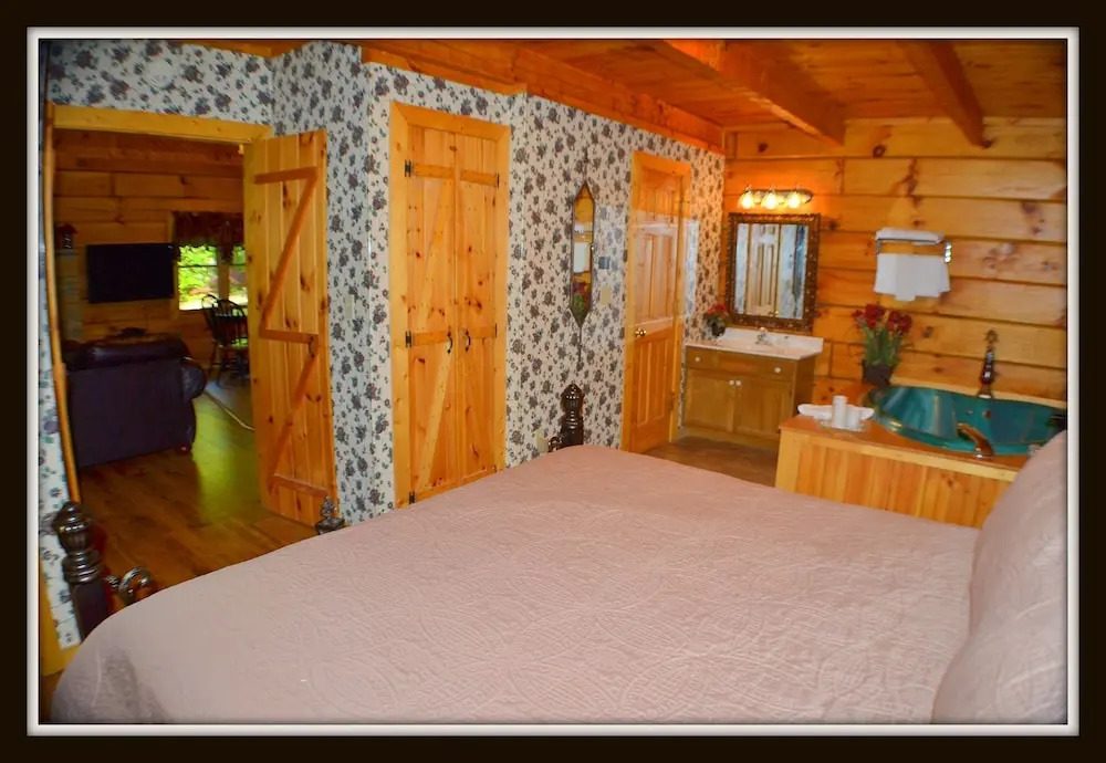 Priscilla Heights Lane Cabin 3210 - 1 Br cabin by RedAwning