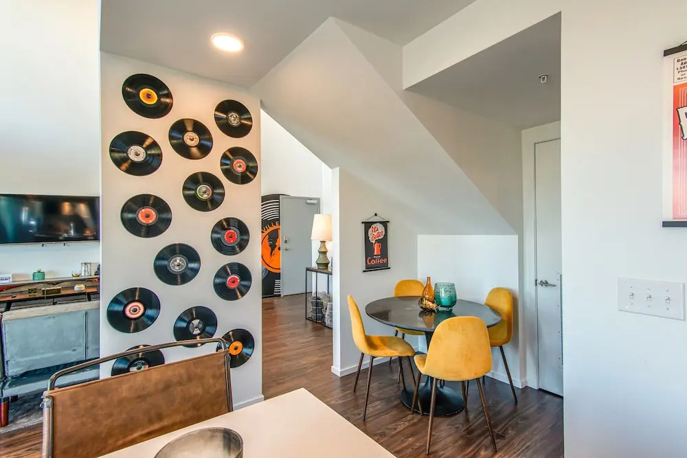 Illume Green Community Penthouse Corner Unit 1 Bedroom Condo
