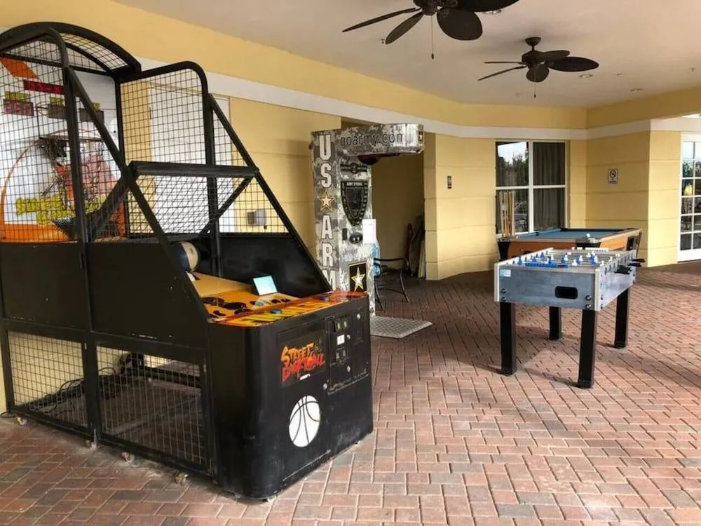 Tideview 166 · NEW Ultra Modern & Super Clean 3 Full Suites