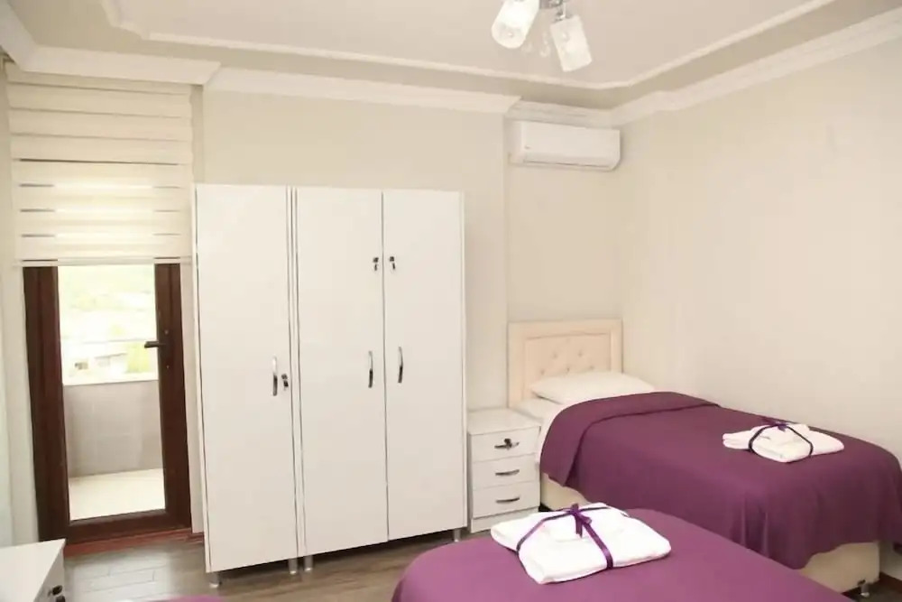 Royal Inn Seza Residence