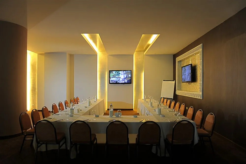 Orient Queen Homes Hotel