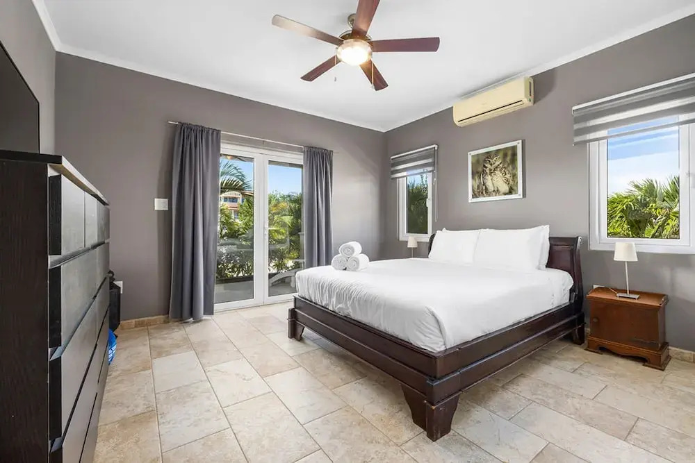 Amazing 4BR 3BA Villa Palm Beach w NEW Pool