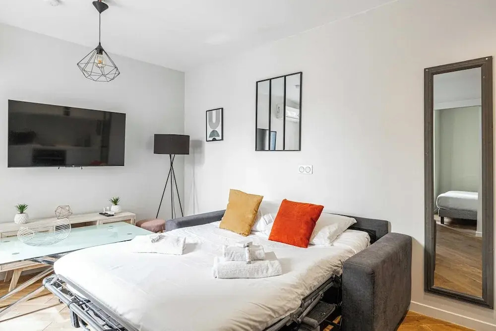 Charming 1 Bedroom Apartment- Heart of Cannes