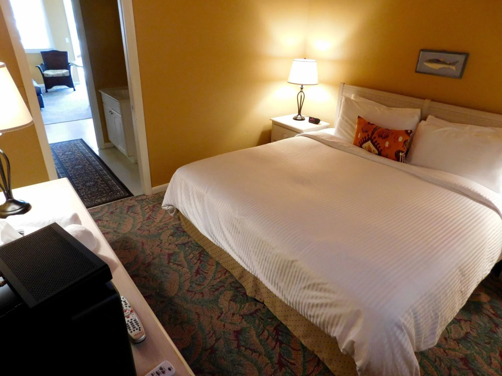 Pines & Palms Resort