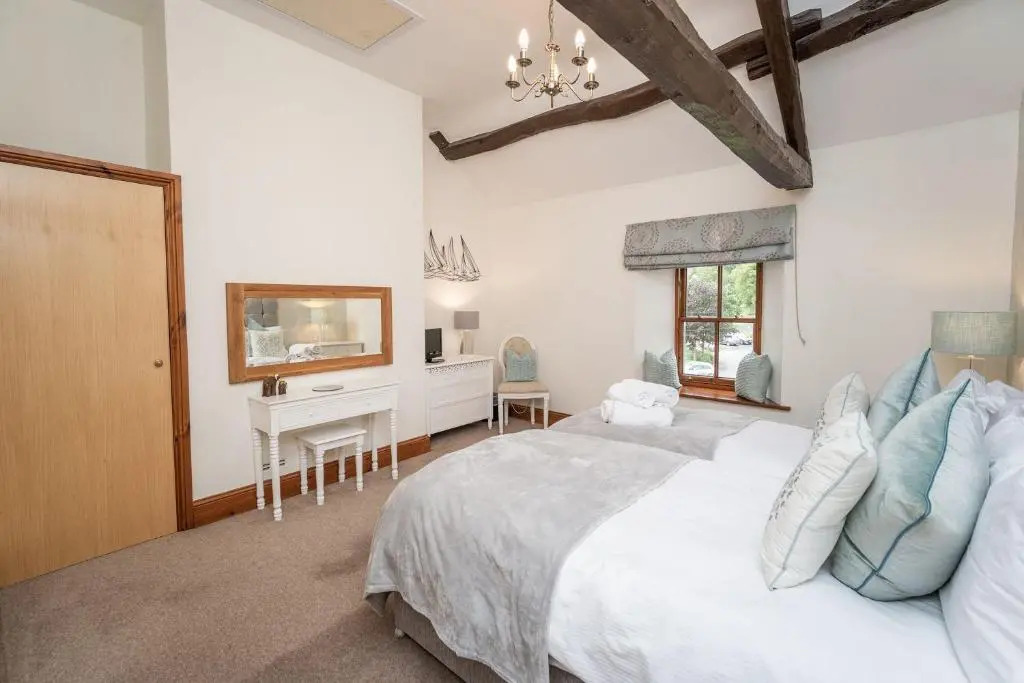 Bridge House Apartment 3