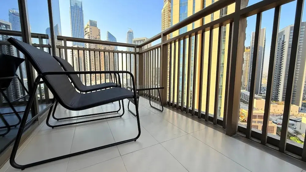 Dancenter Premium 2 Bedroom at Creek Horizon