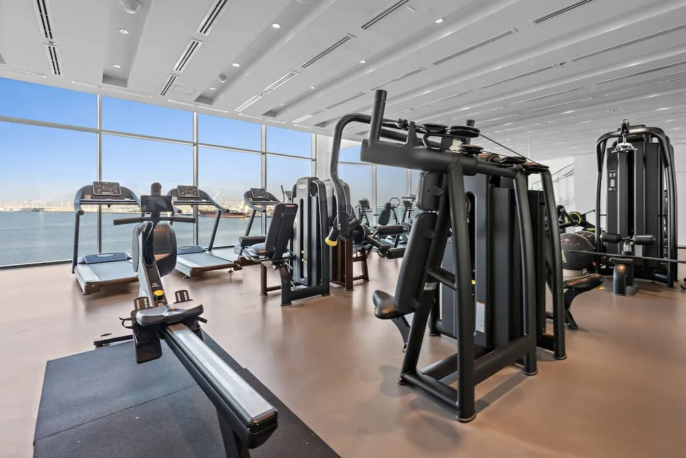 WelHome - Seaside Serenity: Spacious 1 BR in Maritime City