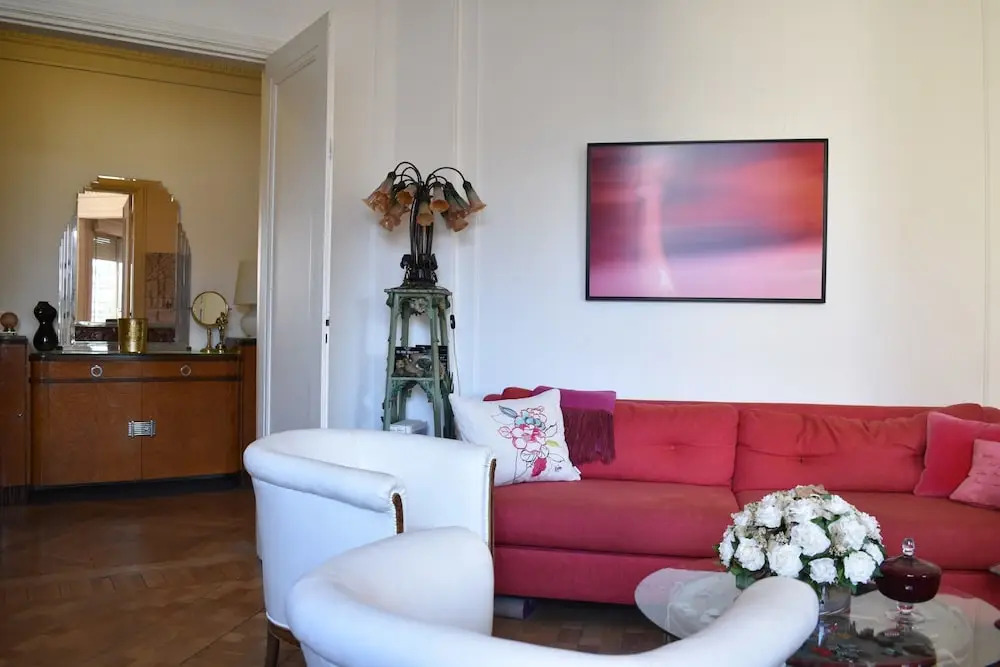 3 Bedroom Flat At The Foot of Bon Marché