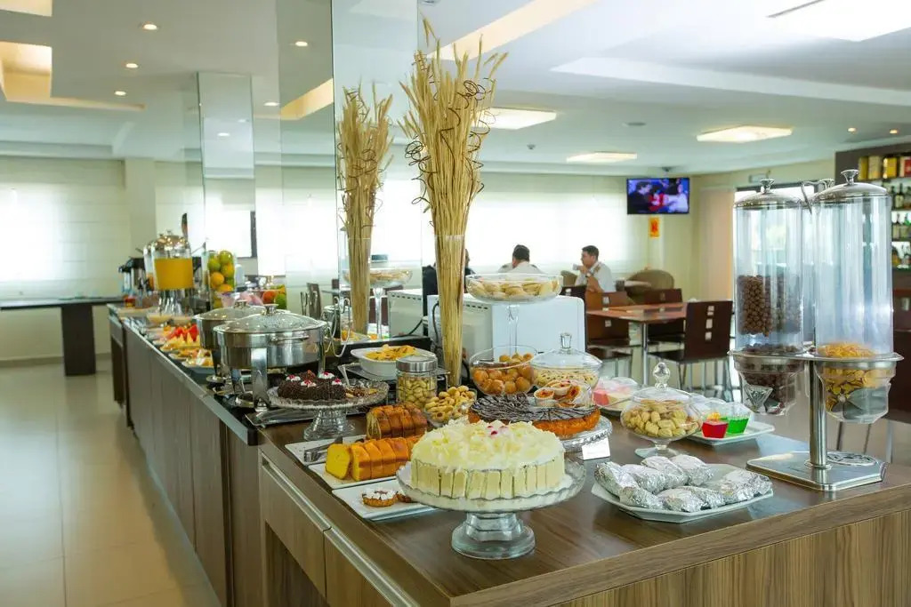 Golden Plaza Hotel by Easy Class