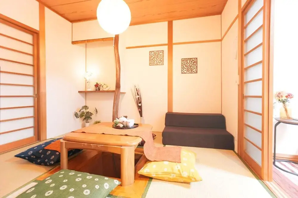 Tsurumibashi House