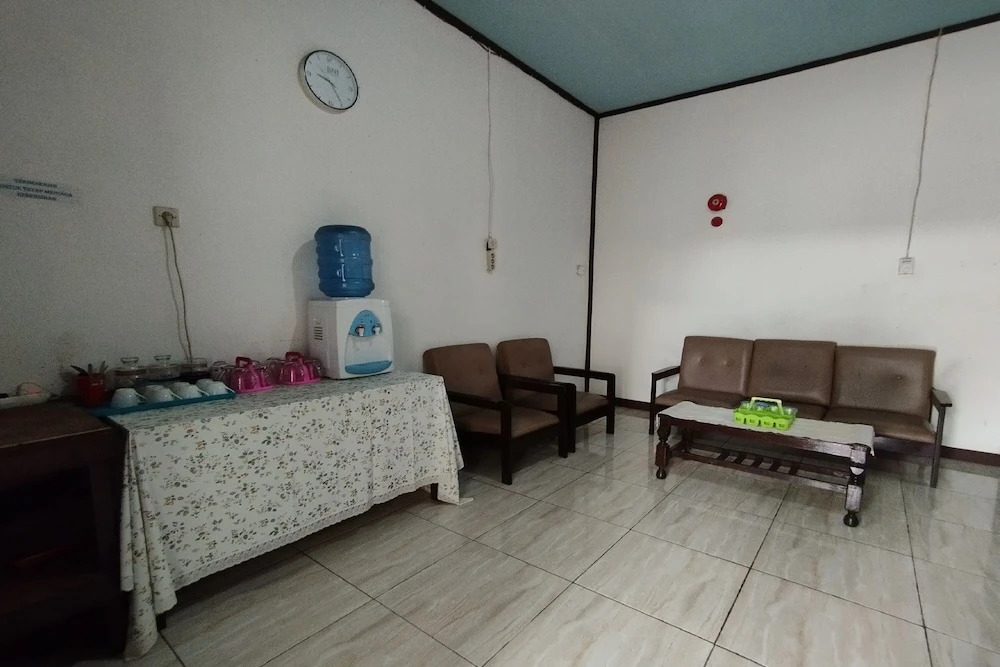 Hotel O Wisma Pundu Syariah Near Kantor Camat Kota Besi