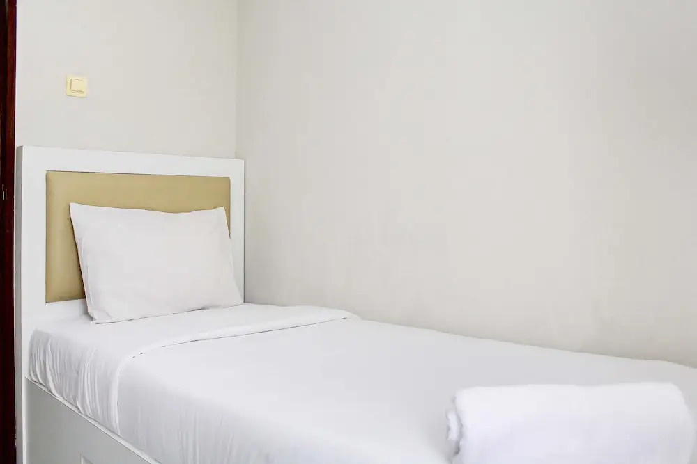 Comfortable and Cozy Living 2BR at Lagoon Apartment