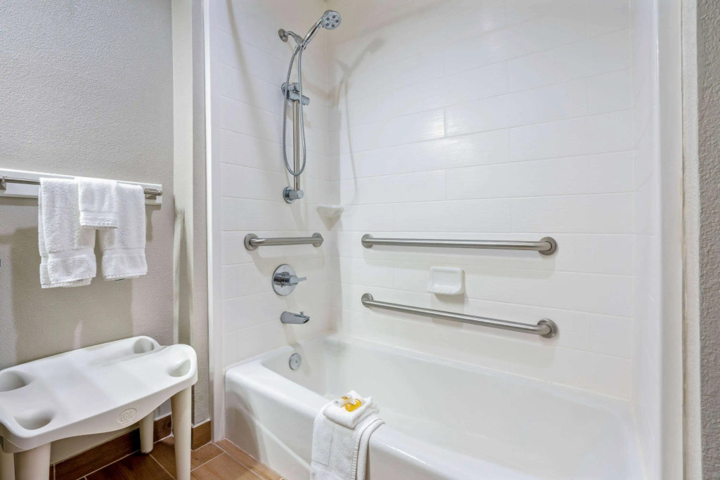 La Quinta by Wyndham College Station South