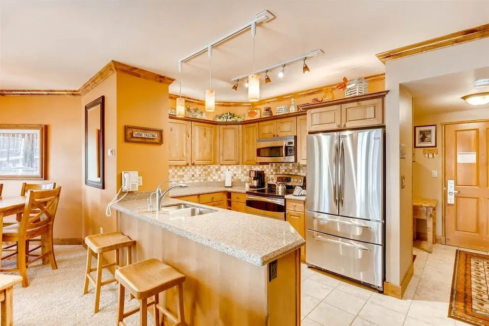 2 Bedroom Colorado Mountain Vacation Rental In River Run Village With Hot Tub Access And Walking Distance To Ski