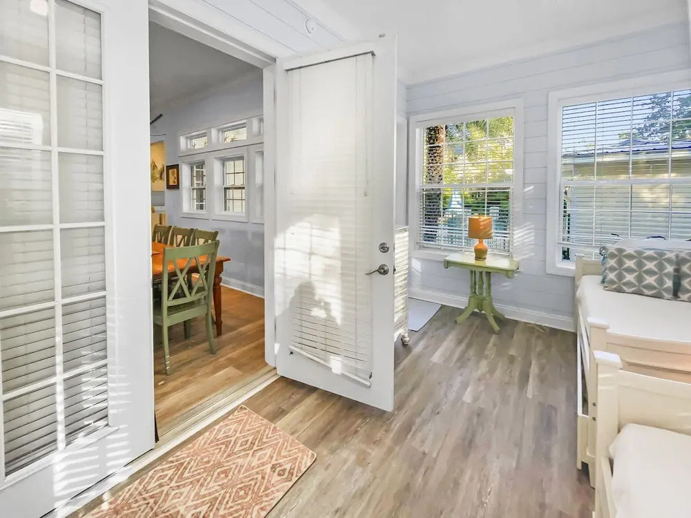 Key Lime Pie 6 Bedroom Home by RedAwning