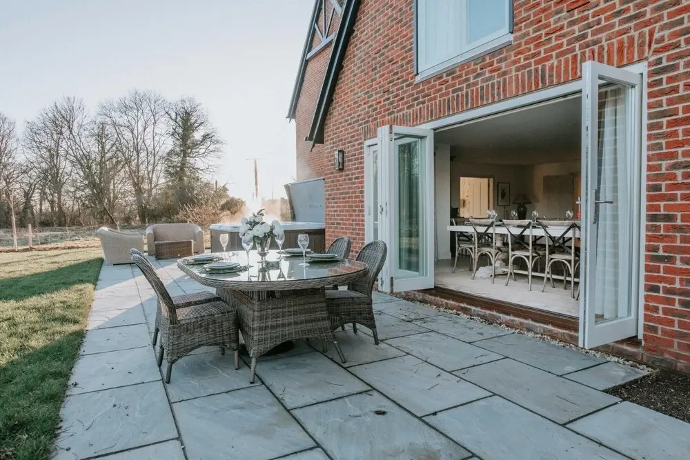 The Dragonfly - Central 2 Bedroom House