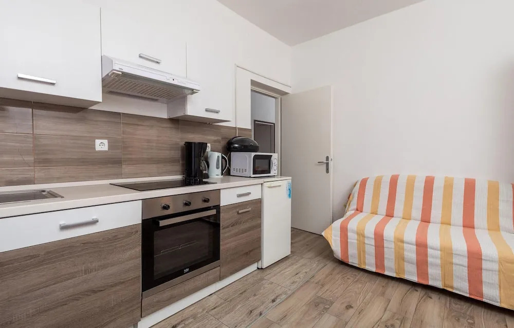 Stunning Home in Rab With Wifi and 4 Bedrooms